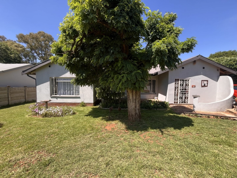 4 Bedroom Property for Sale in Generaal De Wet Free State